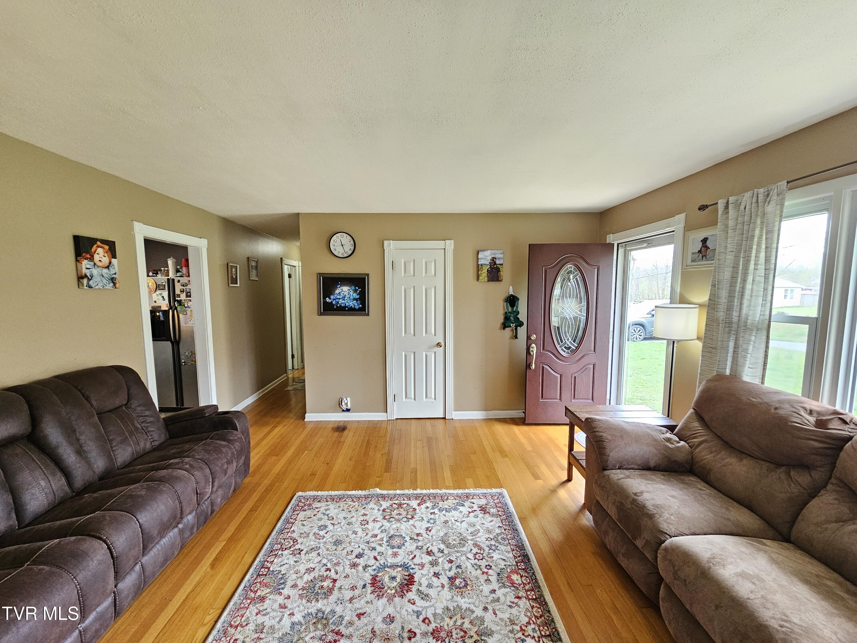 2029 Dave Buck Road Johnson City, TN 37601 - Photo 7 of 38 20250401_112638