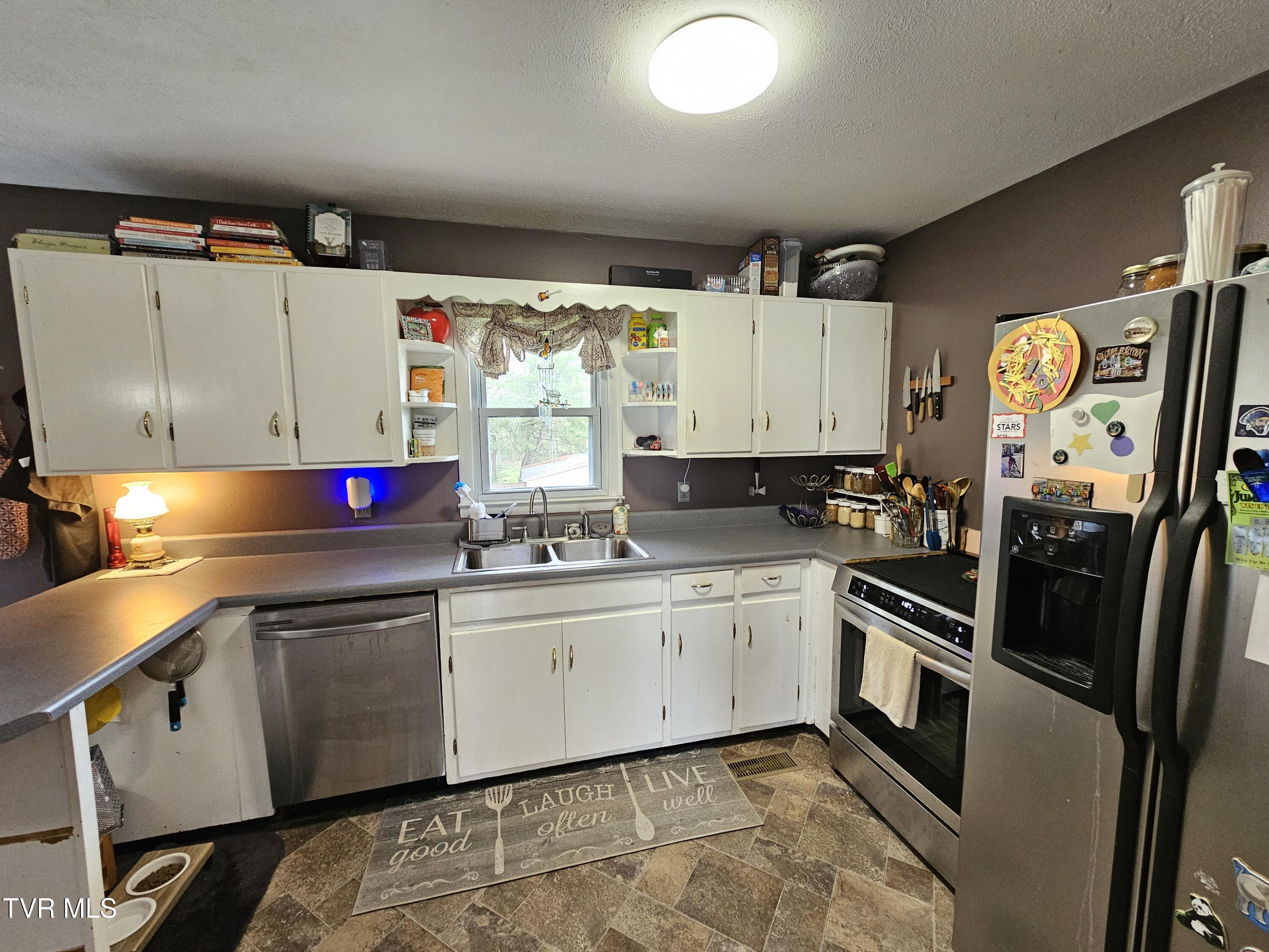 2029 Dave Buck Road Johnson City, TN 37601 - Photo 8 of 38 20250401_112742