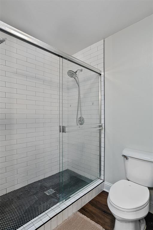521 Big Red Circle Haughton, LA 71037 - Photo 12 of 19 a bathroom with a toilet and a shower