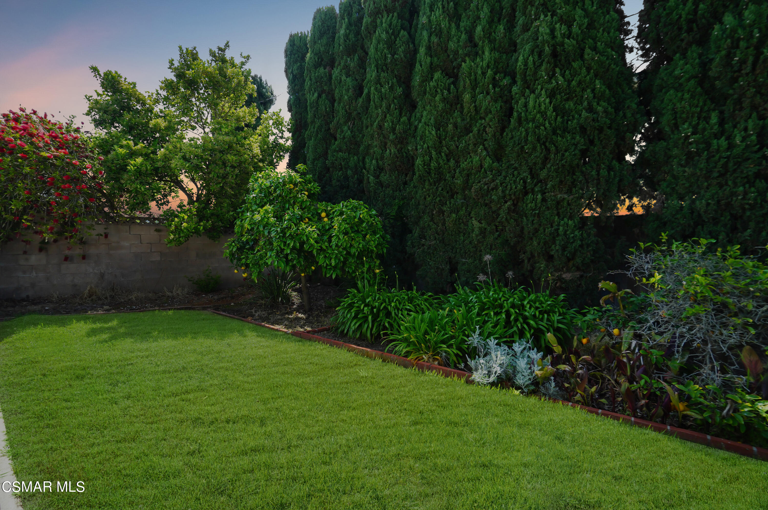 16 Mansfield Lane Camarillo, CA 93010 - Photo 19 of 22 a view of yard with green space