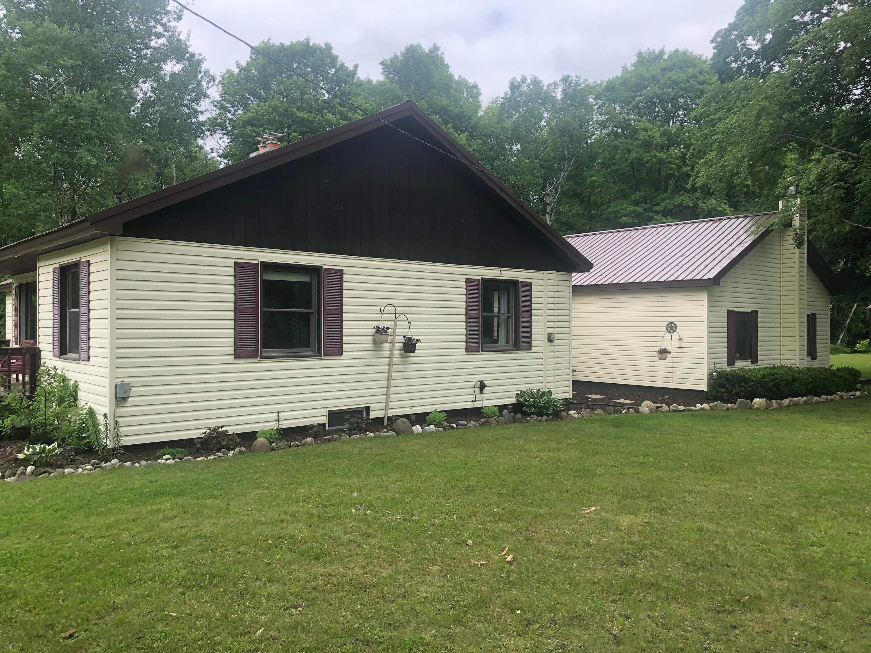 14438 Hebron Mail Route Cheboygan, MI 49721 - Photo 5 of 37 Gallery Image 5