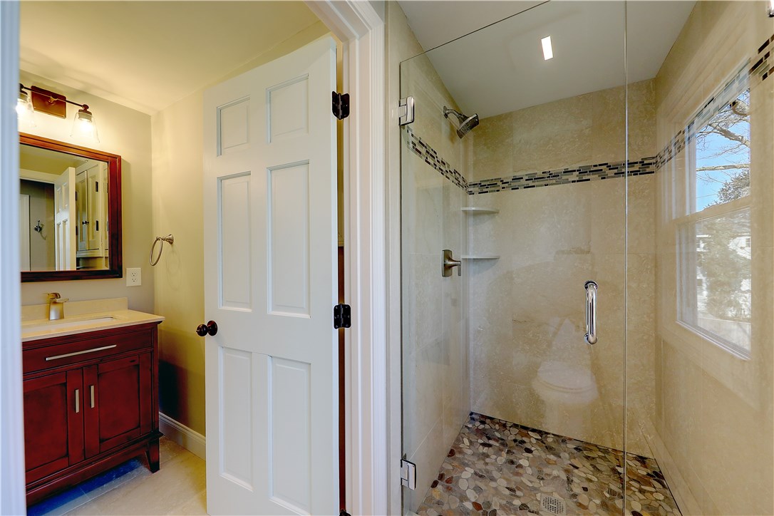 61 Lamson Road Barrington, RI 02806 - Photo 23 of 31 Gallery Image 23