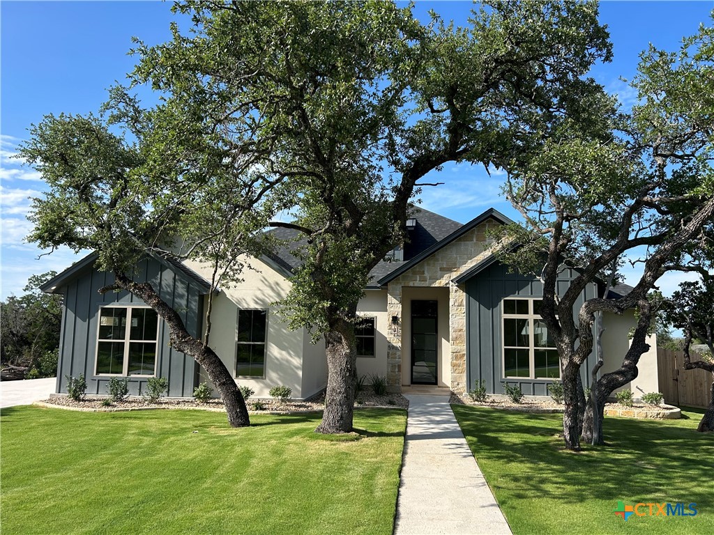 5903 Whippoorwill Road Temple, TX 76502 - Photo 2 of 27 a front view of house with yard and green space