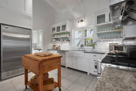 a view of a backyard with plants