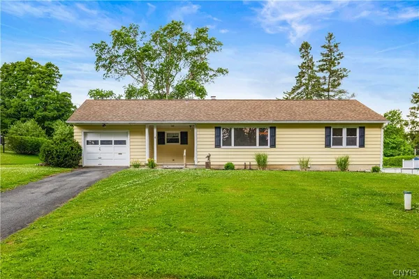 $249,900 | 6 Roman Road, New Hartford, NY 13413