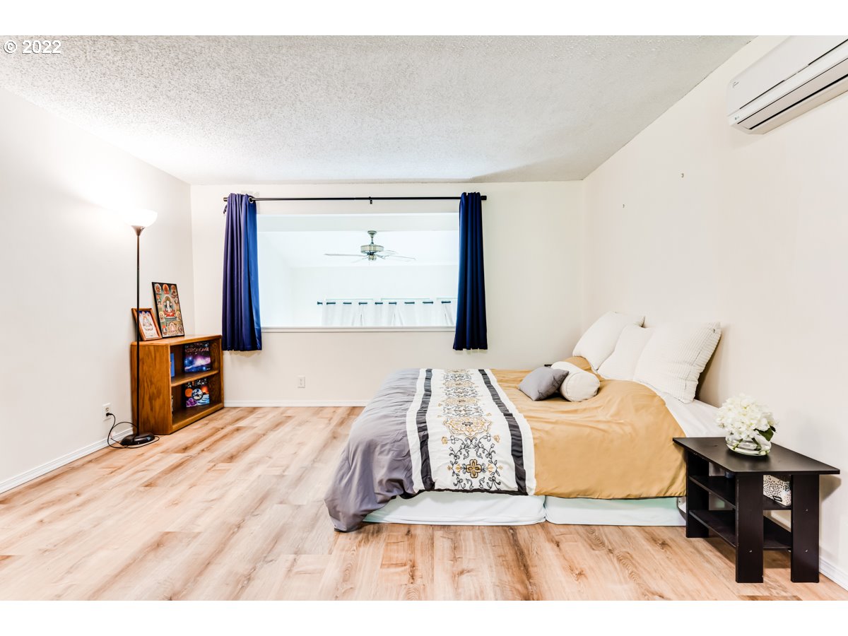 4427 Fox Hollow Road, Unit 12 Eugene, OR 97405 - Photo 11 of 28 Bedroom, Primary