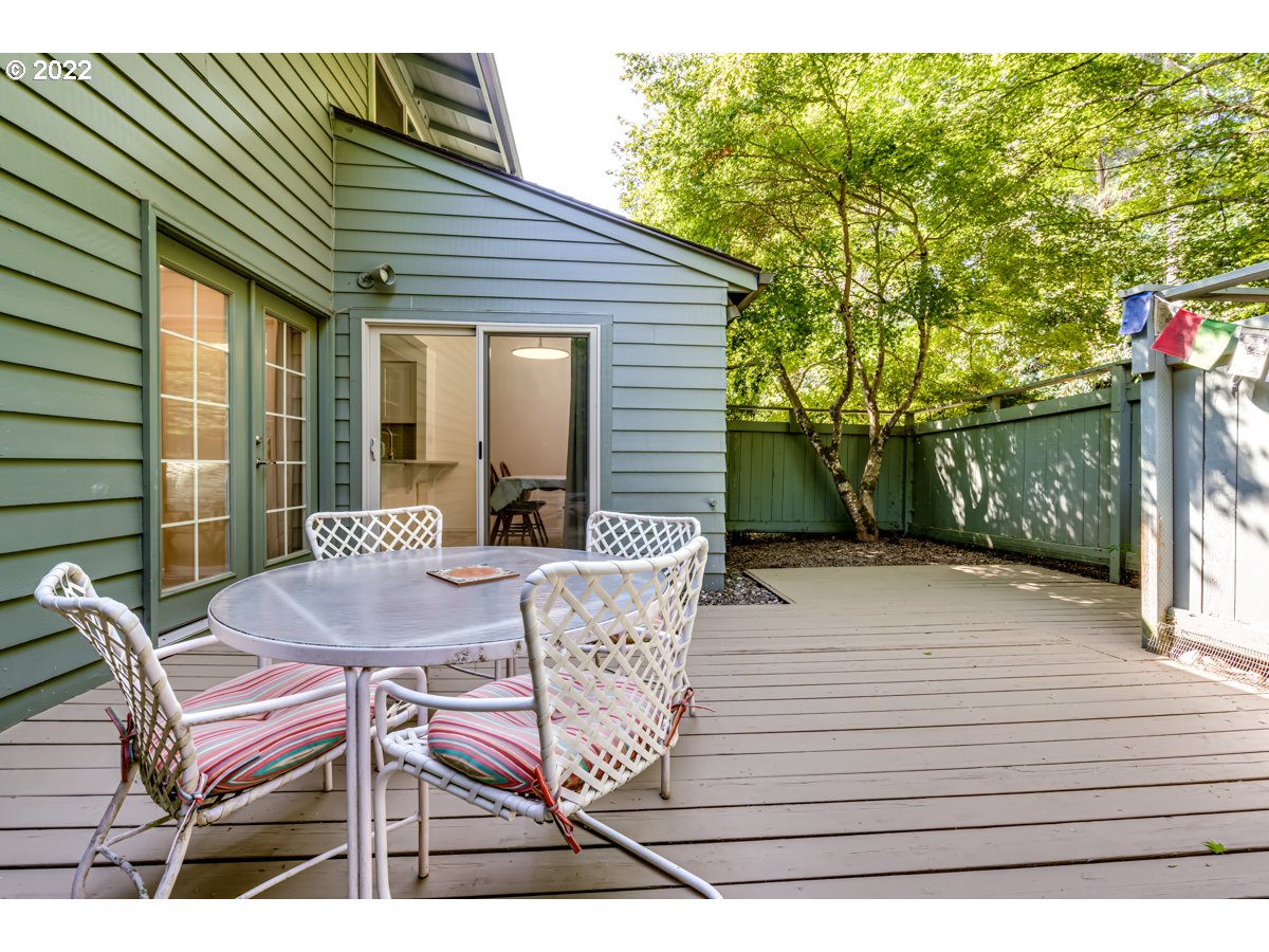 4427 Fox Hollow Road, Unit 12 Eugene, OR 97405 - Photo 22 of 28 Patio
