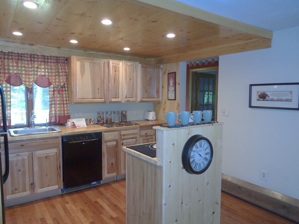 14 Hilltop Road Billerica, MA 01821 - Photo 5 of 30 Gallery Image 5