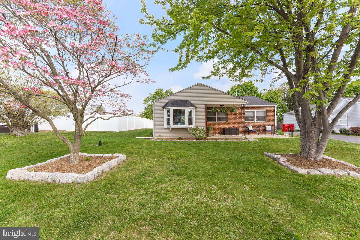32 Evans Road Norristown, PA 19403 - Photo 2 of 27 Gallery Image 2