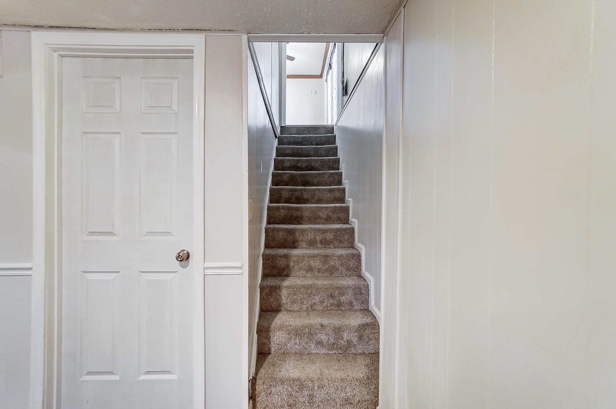 3075 Whitlow Road Columbus, OH 43232 - Photo 25 of 45 Stairs into LL