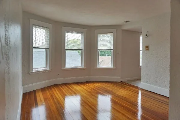 $4,500 | 58 Oxford Street, Unit 3, Somerville, MA 02143