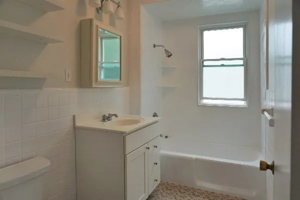$4,500 | 58 Oxford Street, Unit 3, Somerville, MA 02143