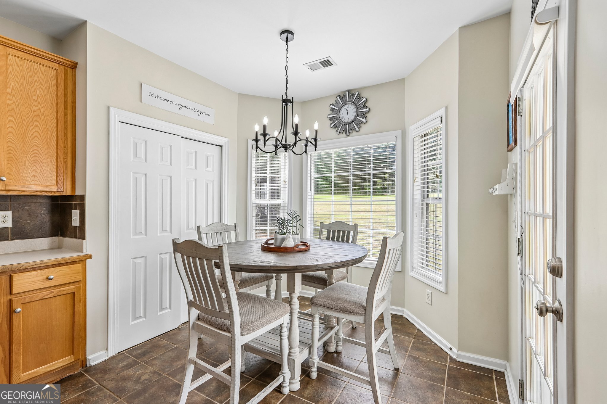 240 East Crestwood Road Tyrone, GA 30290 - Photo 11 of 34
