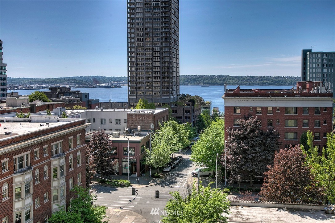 2201 3rd Avenue, Unit 1001 Seattle, WA 98121 - Photo 13 of 20 a view of a city and tall buildings