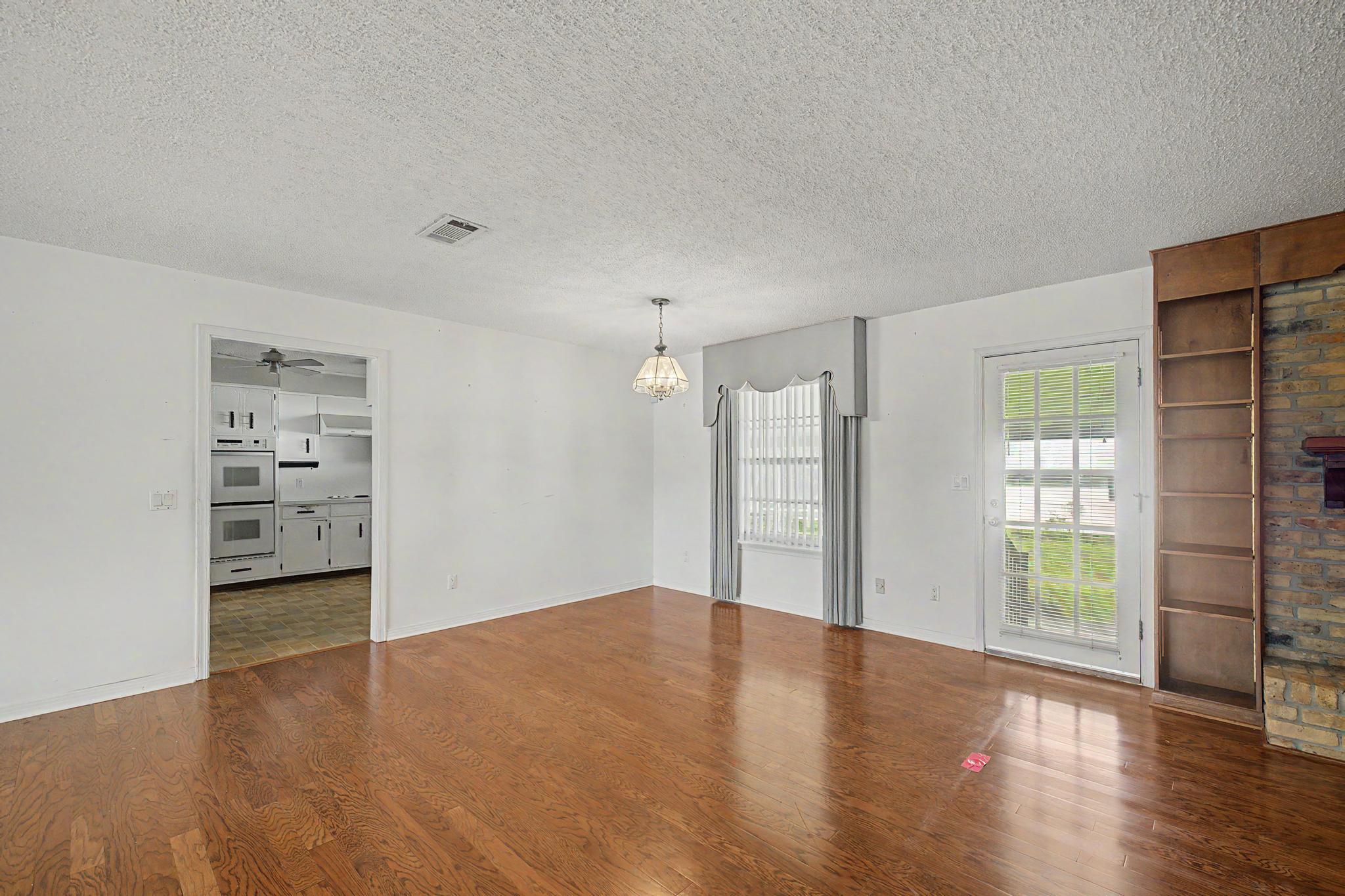 7621 Chellie Road Pensacola, FL 32526 - Photo 9 of 90 Gallery Image 9
