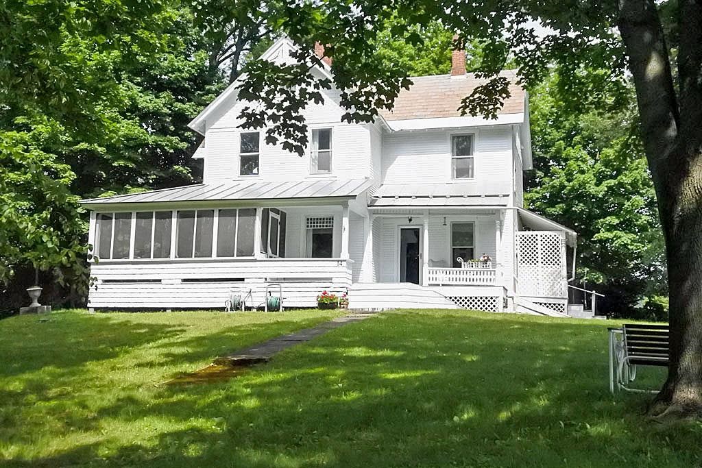 14 Gibbs Street Proctor, VT 05765 - Photo 2 of 40