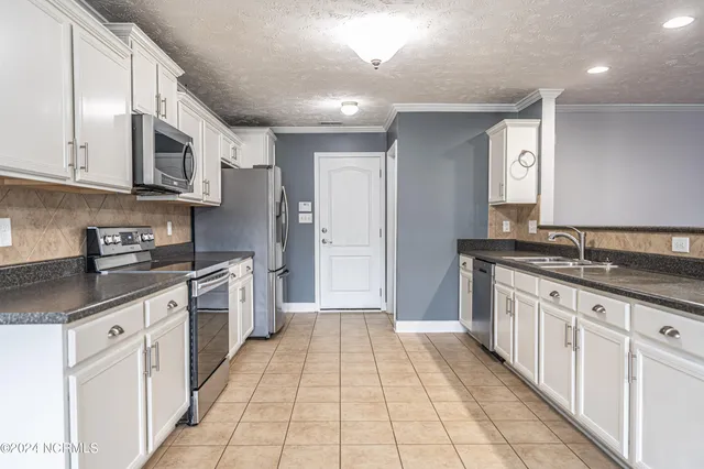 $2,000 | 186 Ashcroft Court, Raeford, NC 28376