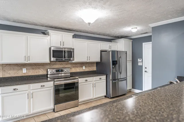 $2,000 | 186 Ashcroft Court, Raeford, NC 28376