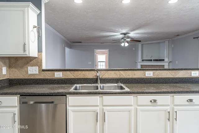 $2,000 | 186 Ashcroft Court, Raeford, NC 28376