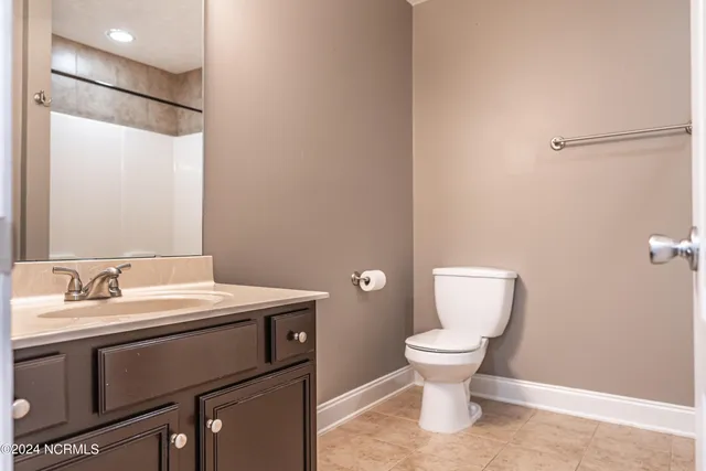 $2,000 | 186 Ashcroft Court, Raeford, NC 28376