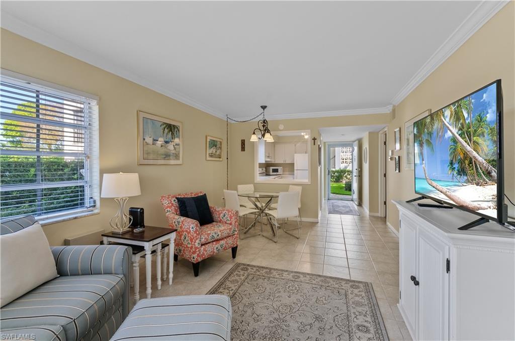 5 High Point Circle West, Unit 104 Naples, FL 34103 - Photo 8 of 40