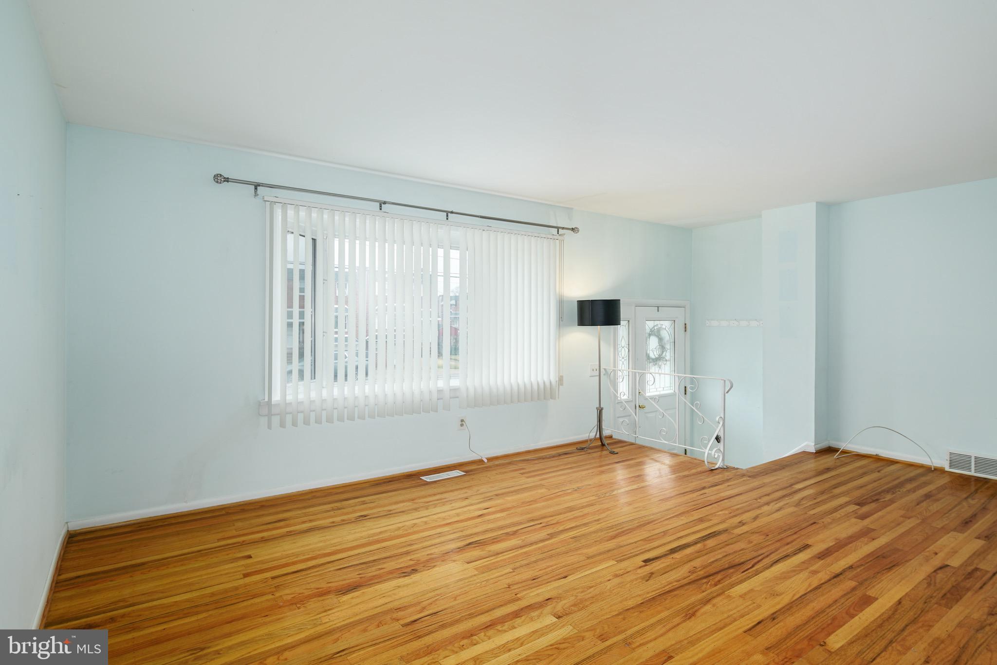 3327 Lester Road Philadelphia, PA 19154 - Photo 3 of 23