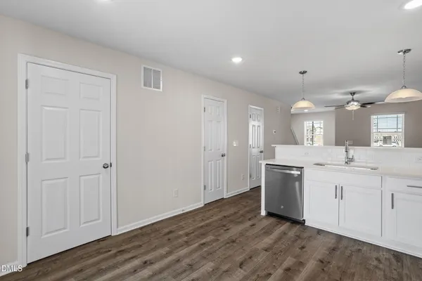 $1,550 | 1025 Peony Lane, Youngsville, NC 27596