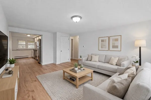 $2,595 | 121 Cambridge Road, Unit B, Woburn, MA 01801