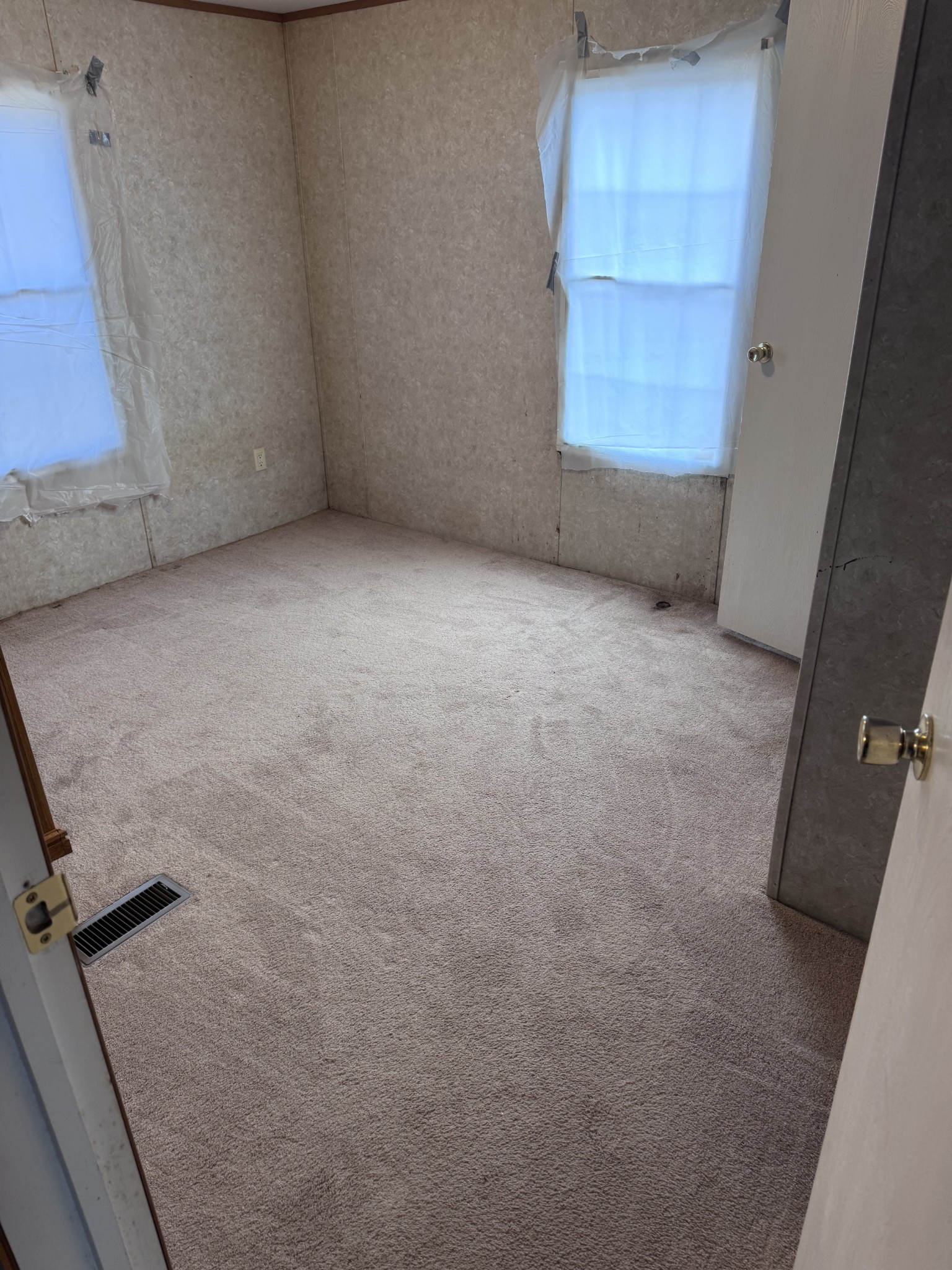 3392 Bates Road Lyles, TN 37098 - Photo 12 of 15 an empty room with windows