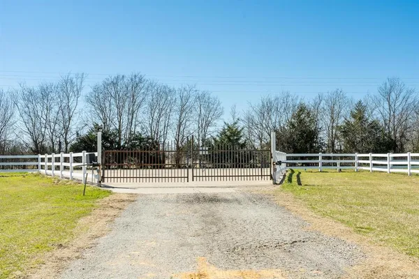 $2,599,000 | 11016 County Road 2138, Kemp, TX 75143