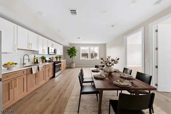 $3,200 | 17 Wickham Street, Unit 202, Passaic, NJ 07055