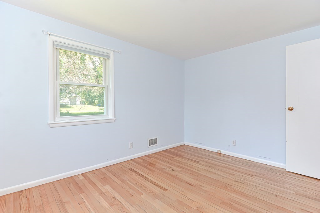 36 Croydon Road Framingham, MA 01702 - Photo 19 of 28 Gallery Image 19