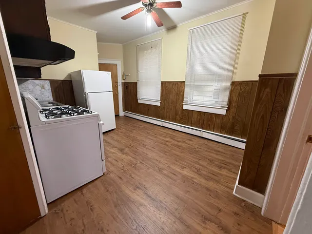 $1,800 | 152 West 27th Street, Unit 3R, Bayonne, NJ 07002