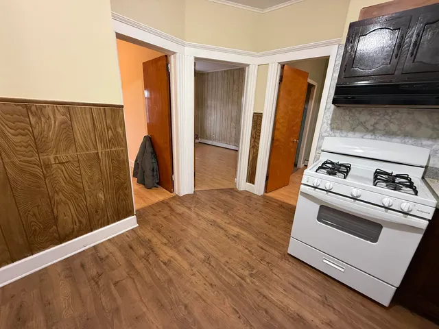 $1,800 | 152 West 27th Street, Unit 3R, Bayonne, NJ 07002