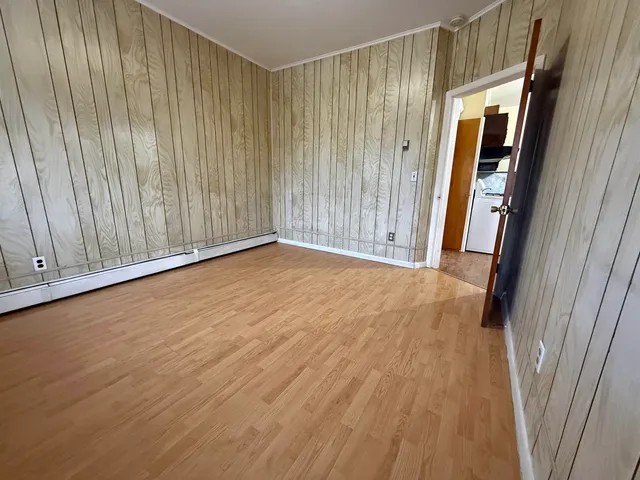 $1,800 | 152 West 27th Street, Unit 3R, Bayonne, NJ 07002