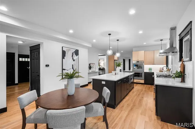 $1,749,999 | 849 Bluespring Lane, Frontenac, MO 63131