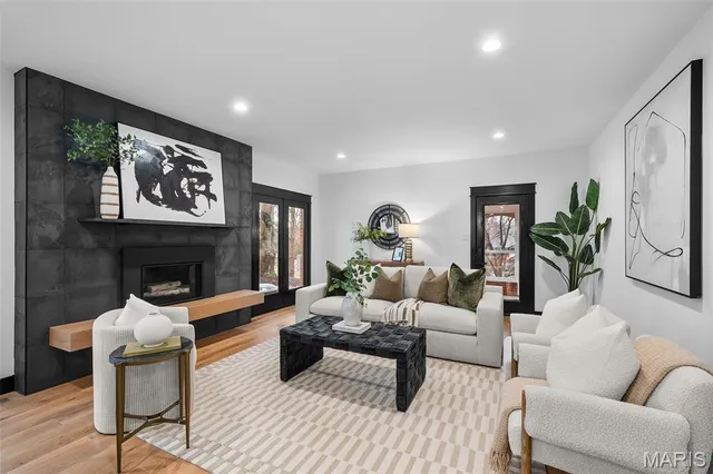 $1,749,999 | 849 Bluespring Lane, Frontenac, MO 63131