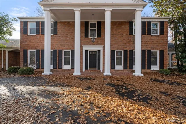 $1,749,999 | 849 Bluespring Lane, Frontenac, MO 63131