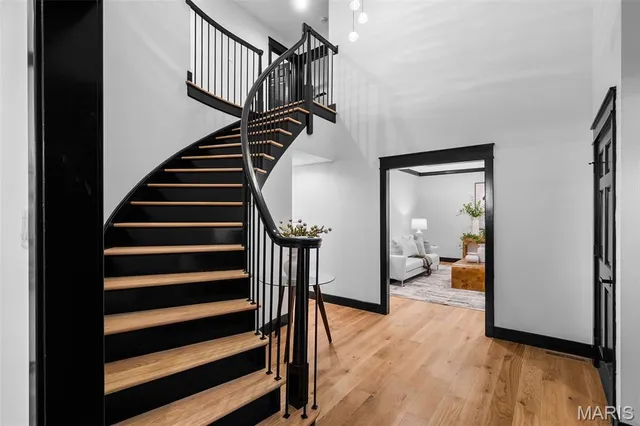 $1,749,999 | 849 Bluespring Lane, Frontenac, MO 63131