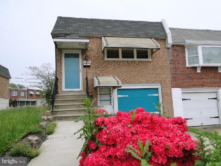 10209 West Keswick Road Philadelphia, PA 19114 - Photo 2 of 16 Exterior Front