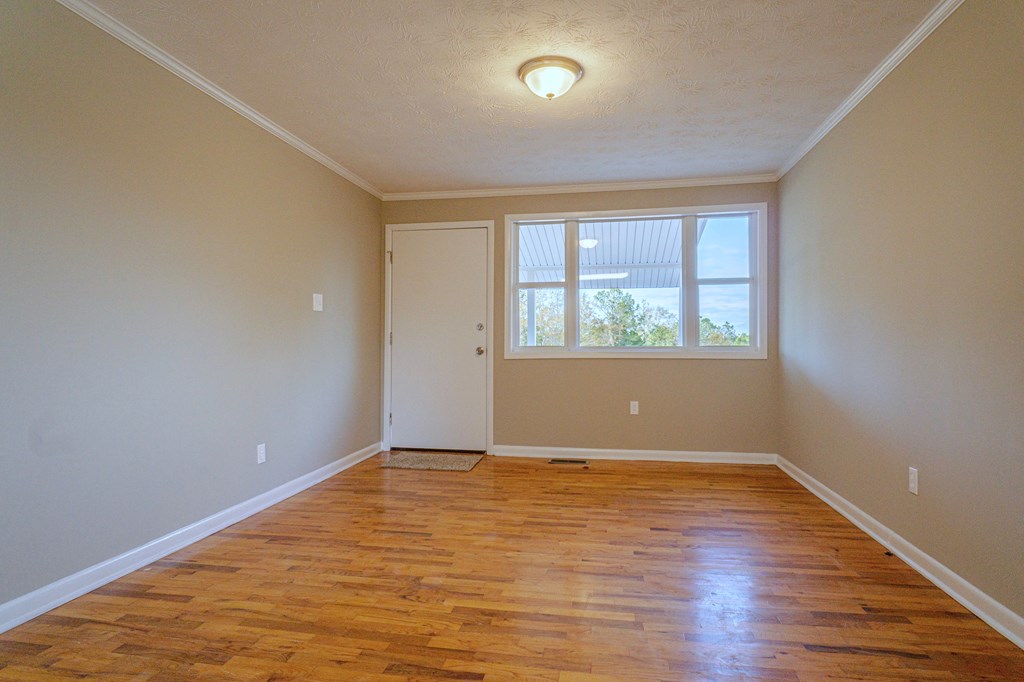 2 Kitetown Road Seale, AL 36875 - Photo 10 of 21 LIVING ROOM