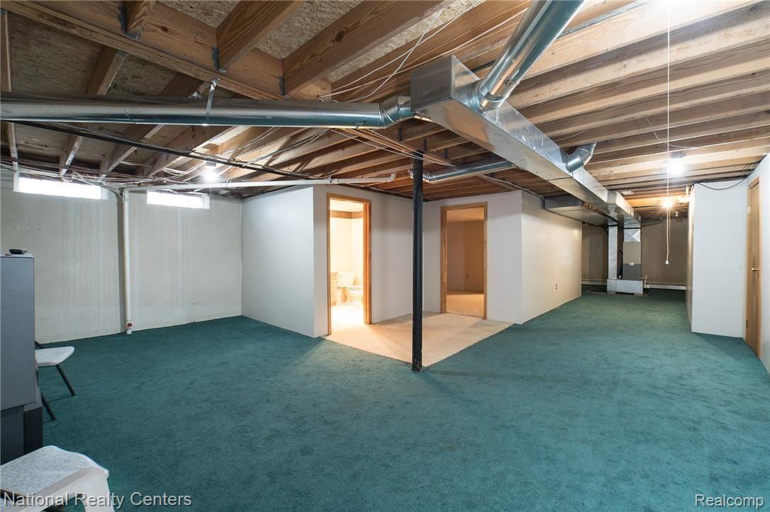 2272 London Bridge Drive, Unit 52 Rochester, MI 48307 - Photo 19 of 24 Very clean, dry and plenty of space and storage.