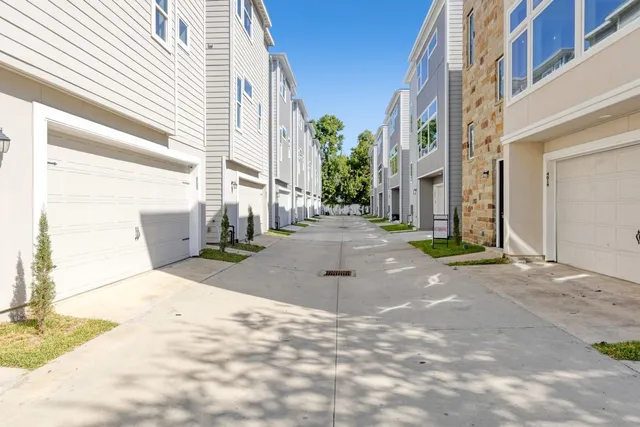 $2,450 | 6725 St Augustine Street, Houston, TX 77021