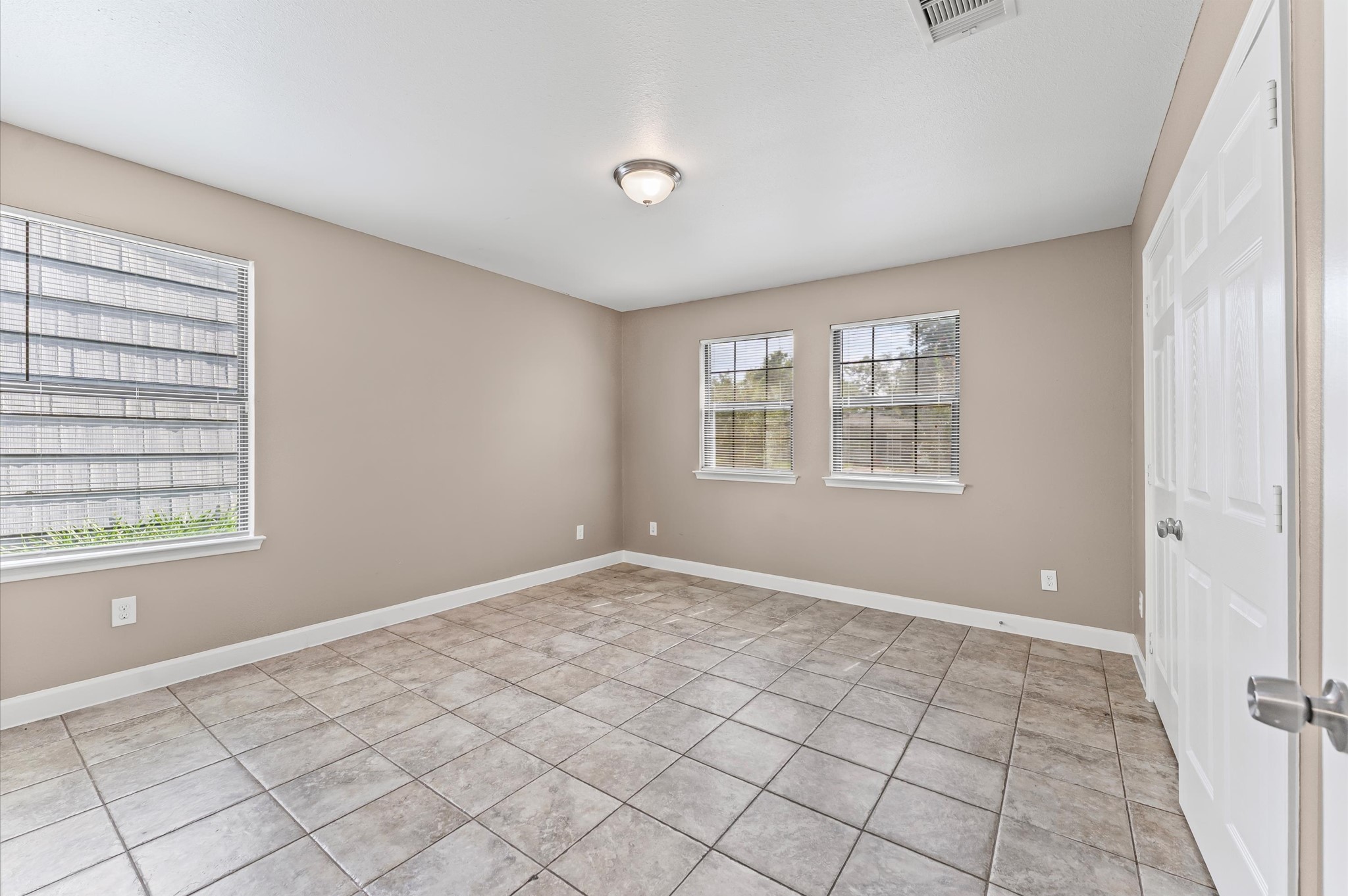 5107 Gren Street Houston, TX 77021 - Photo 11 of 26