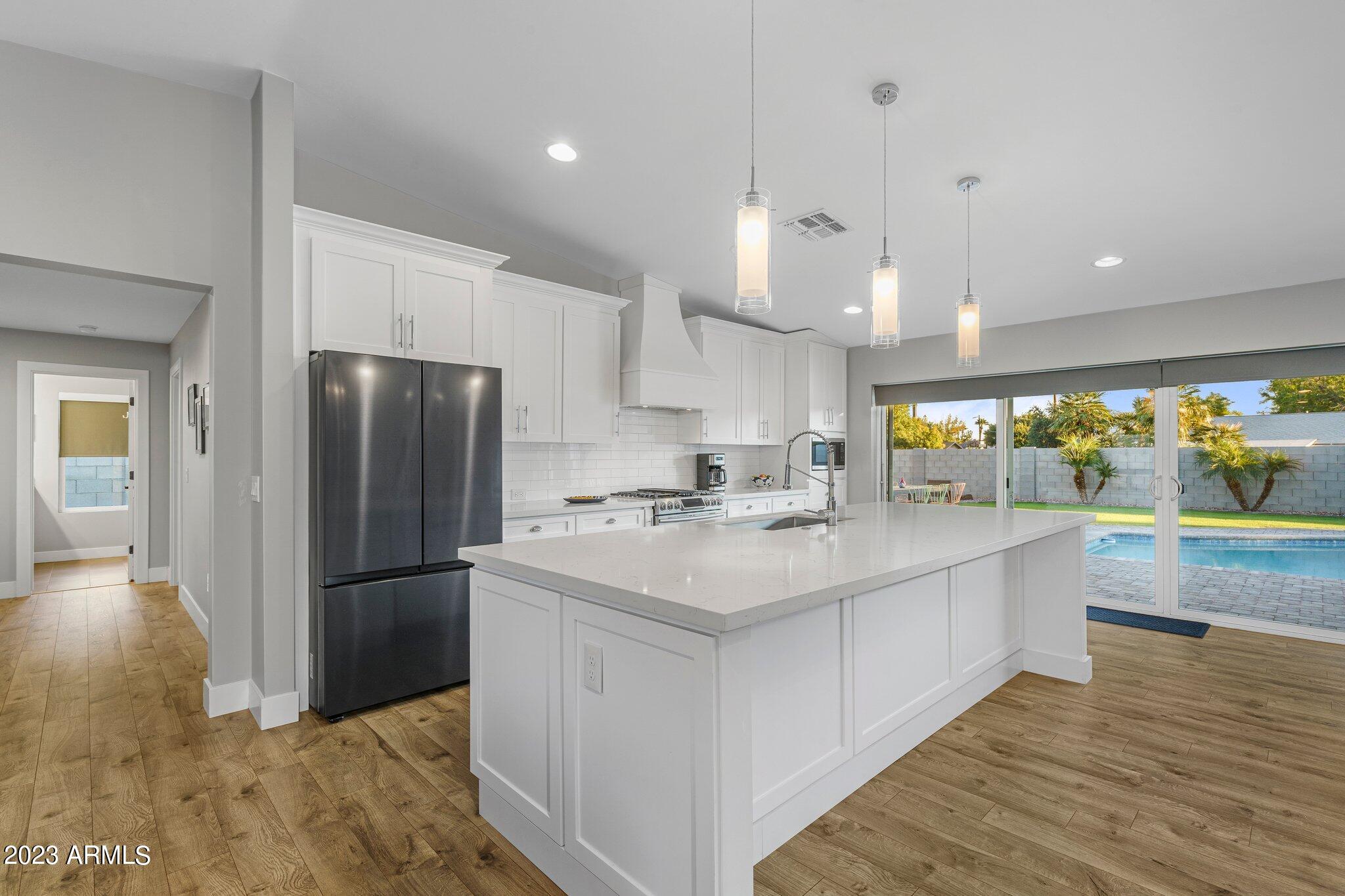 1501 West Ruth Avenue Phoenix, AZ 85021 - Photo 7 of 35 12-web-or-mls-_TMR2766.1