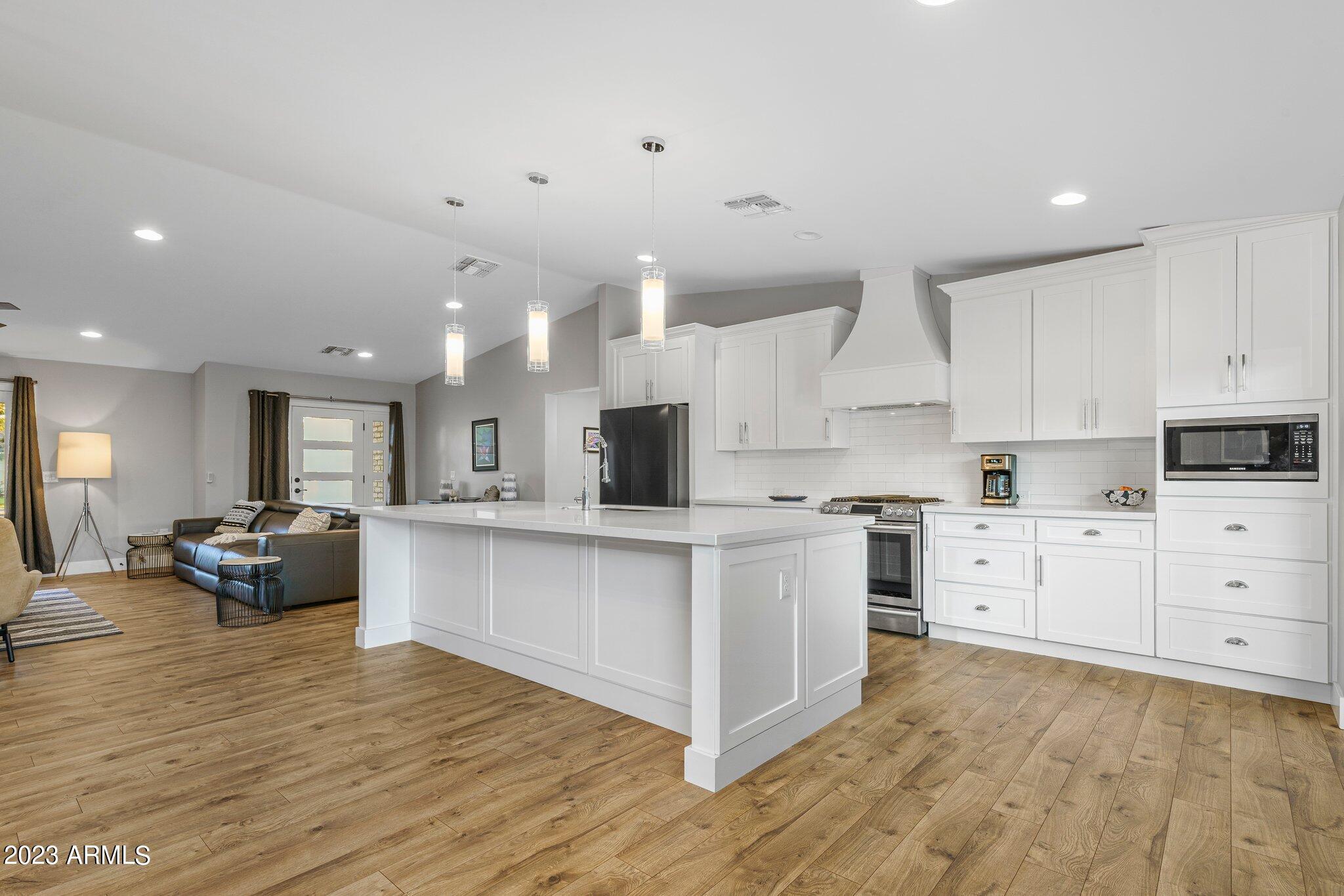 1501 West Ruth Avenue Phoenix, AZ 85021 - Photo 8 of 35 16-web-or-mls-_TMR2835.1