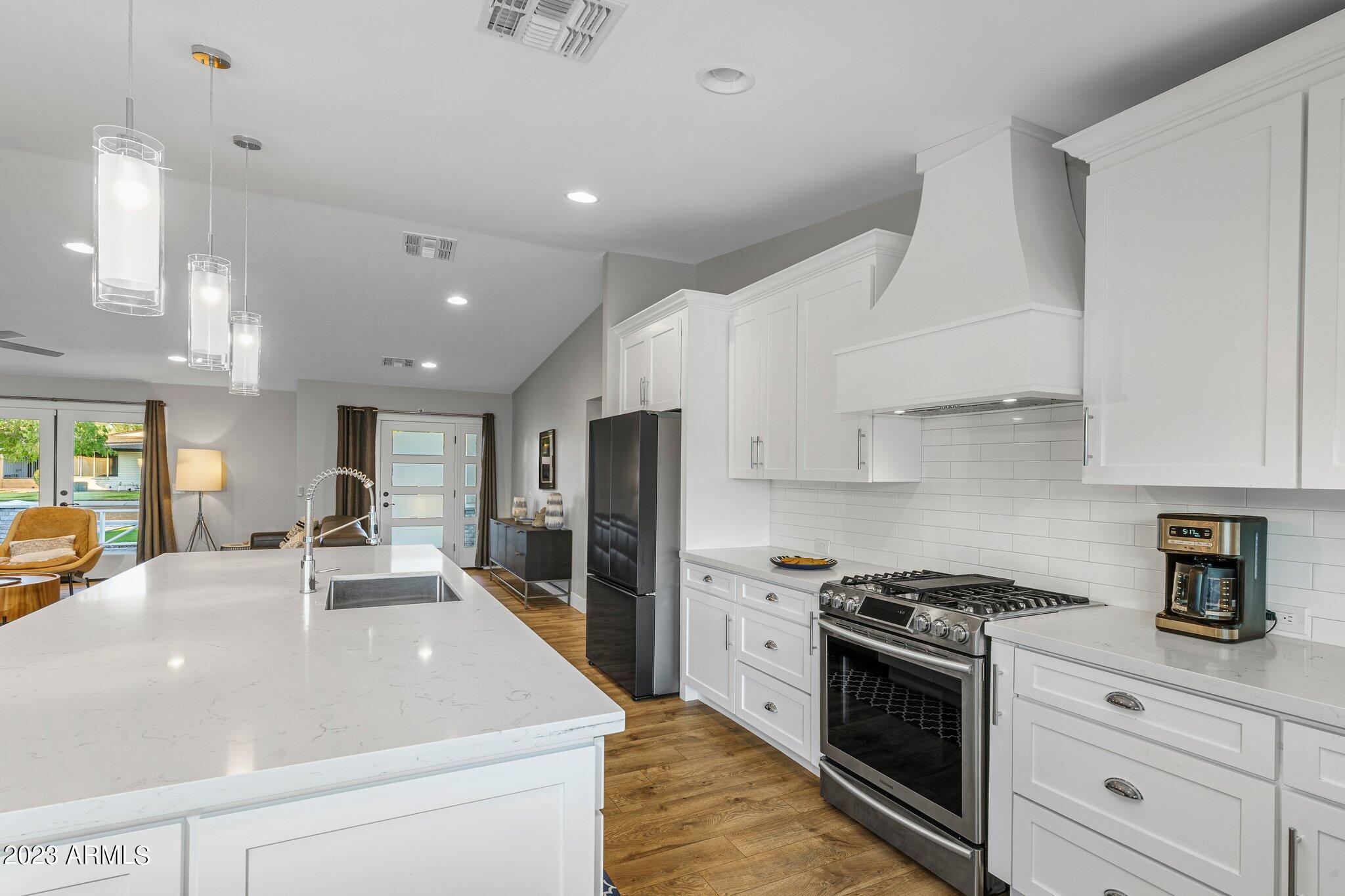 1501 West Ruth Avenue Phoenix, AZ 85021 - Photo 9 of 35 17-web-or-mls-_TMR2848.1