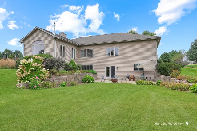 $990,000 | 5619 352nd Avenue, Burlington, WI 53105