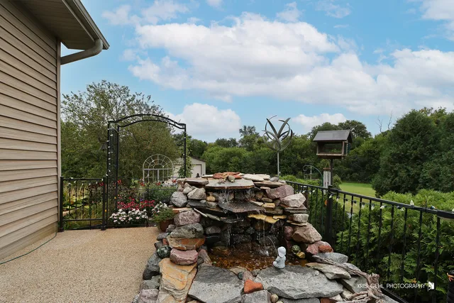 $990,000 | 5619 352nd Avenue, Burlington, WI 53105