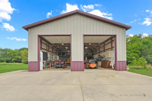 $990,000 | 5619 352nd Avenue, Burlington, WI 53105